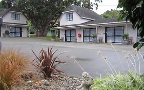 Camellia Court Motel